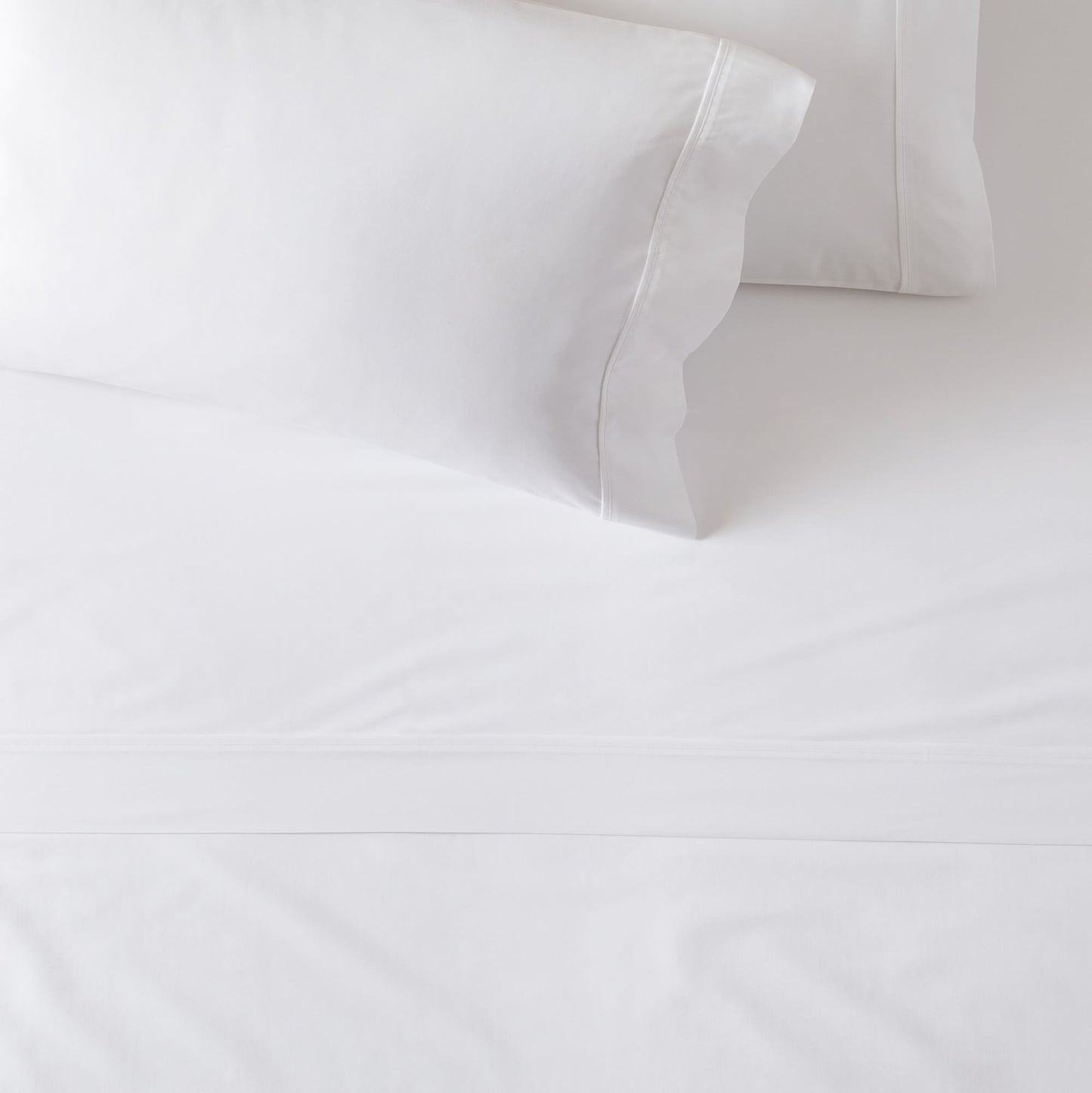 Cyber Clothing - 600-Thread-Count Organic Cotton Sateen Wide Hem Sheet Set & Pillowcases