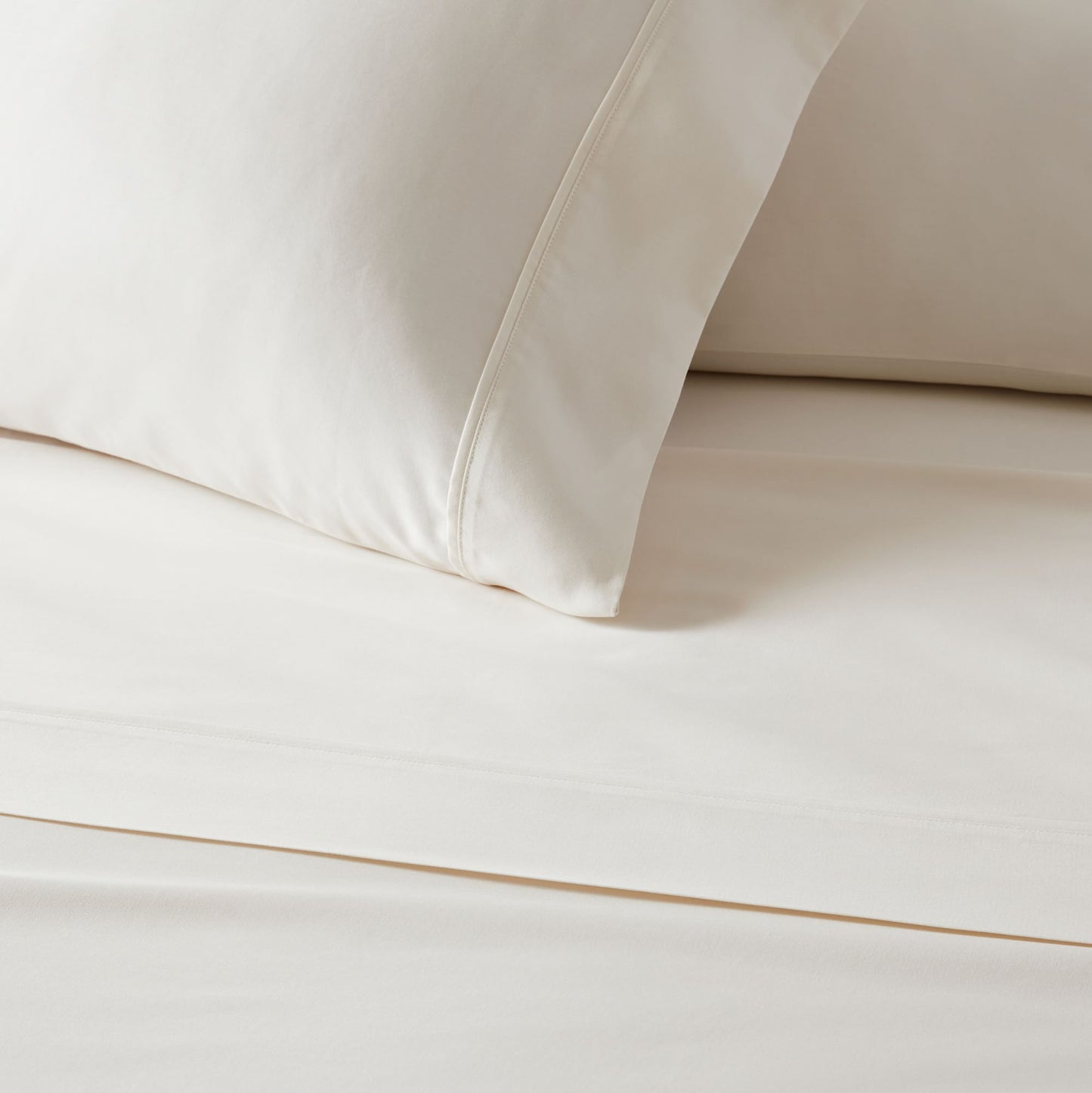 Cyber Clothing - 600-Thread-Count Organic Cotton Sateen Wide Hem Sheet Set & Pillowcases